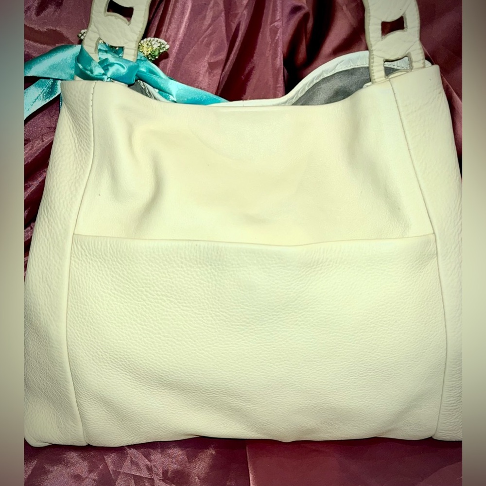 Vince Camuto Deeha Hobo Bag with VC Dust Bag - Picture 4 of 16